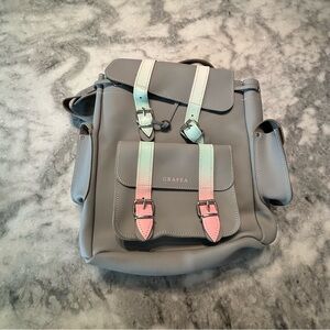 grey leather backpack 🩶